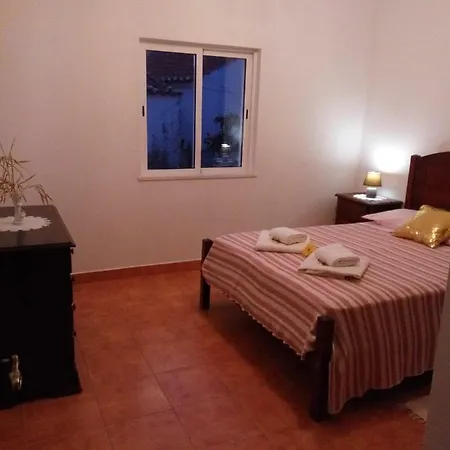 Ferienhaus Casinha Dos Avos Rogil